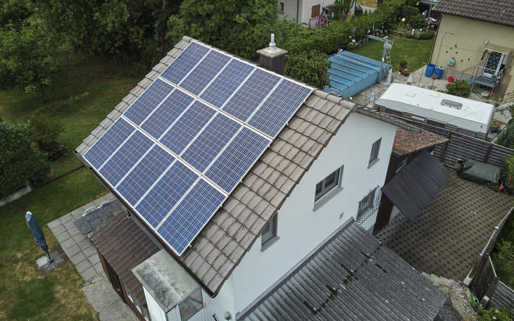 Photovoltaik Anlage auf einem Hausdach